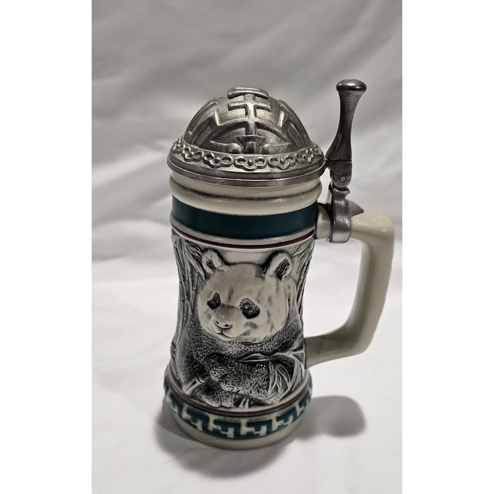 Avon 1991 Endangered Species "Giant Panda" Mini Stein w/‎ Pewter Lid – 049991